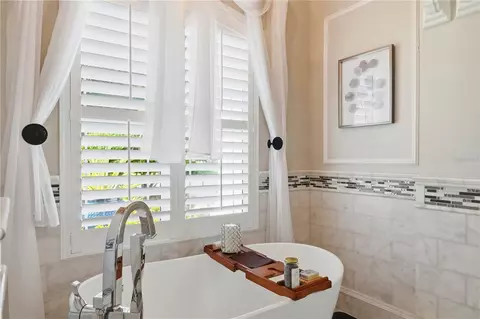 Bath - 11432 Savannah Lakes Dr, Parrish, FL 34219 photo 6 of 9