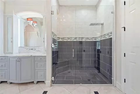 Bath - 11432 Savannah Lakes Dr, Parrish, FL 34219 photo 4 of 9