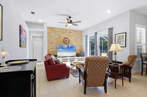 Living - 6919 67th Ter E, Bradenton, FL 34203 photo 1 of 4