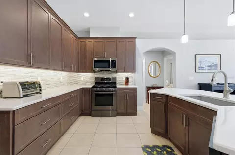 Kitchen - 6919 67th Ter E, Bradenton, FL 34203 photo 3 of 4