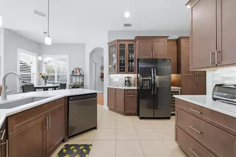 Kitchen - 6919 67th Ter E, Bradenton, FL 34203 photo 4 of 4