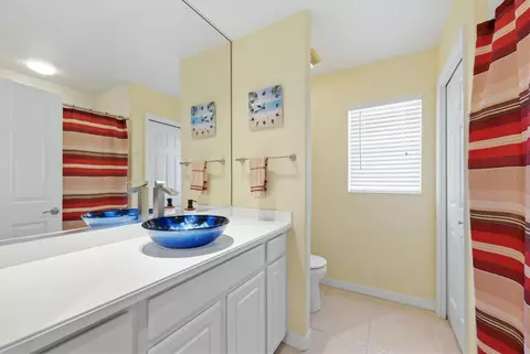 Bath - 6919 67th Ter E, Bradenton, FL 34203 photo 5 of 6