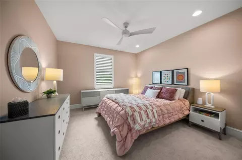 Bedroom - 11504 Apple Tree Cir, Bradenton, FL 34211 photo 9 of 11