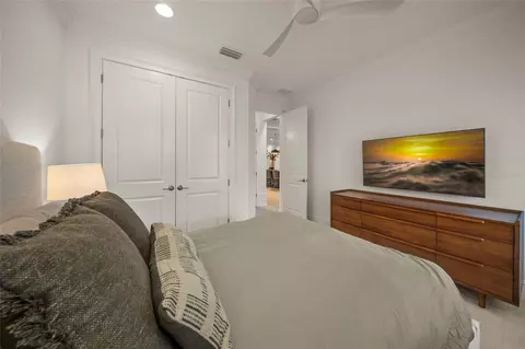 Bedroom - 11504 Apple Tree Cir, Bradenton, FL 34211 photo 6 of 11