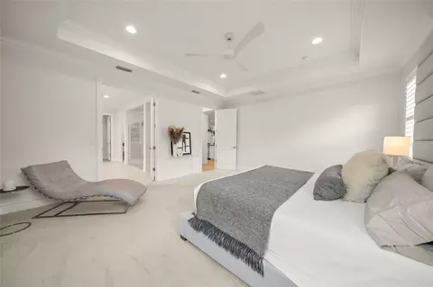 Bedroom - 11504 Apple Tree Cir, Bradenton, FL 34211 photo 4 of 11