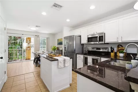 Kitchen - 8811 White Sage Loop, Bradenton, FL 34202 photo 2 of 3