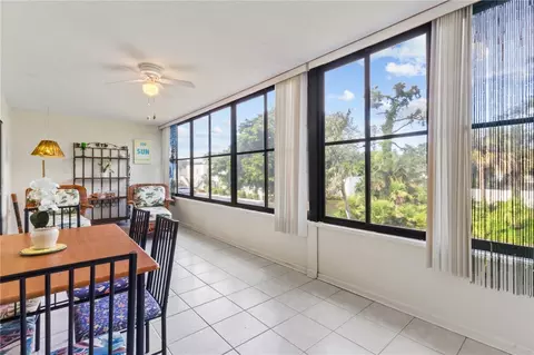 Dining - 521 Lakeside Dr, Bradenton, FL 34210 photo 4 of 5