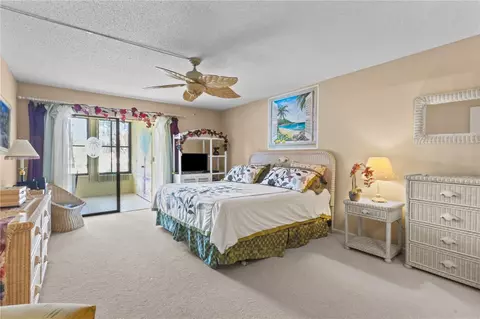 Bedroom - 521 Lakeside Dr, Bradenton, FL 34210 photo 1 of 5