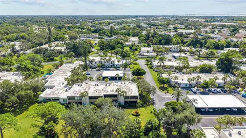 View/Area - 521 Lakeside Dr, Bradenton, FL 34210 photo 6 of 8