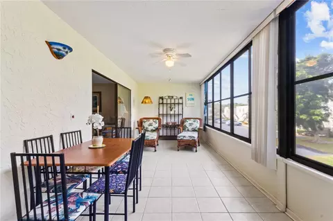 Exterior - 521 Lakeside Dr, Bradenton, FL 34210 photo 3 of 8