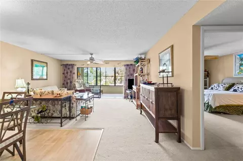 Living - 521 Lakeside Dr, Bradenton, FL 34210 photo 1 of 4
