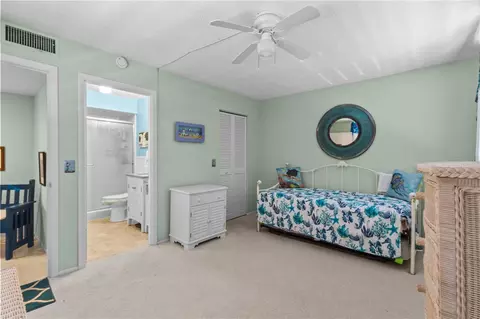 Bedroom - 521 Lakeside Dr, Bradenton, FL 34210 photo 5 of 5