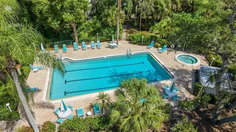 Exterior - 521 Lakeside Dr, Bradenton, FL 34210 photo 6 of 8