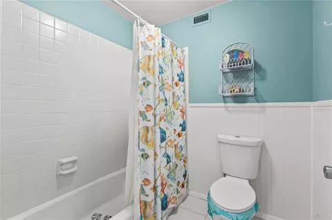 Bath - 521 Lakeside Dr, Bradenton, FL 34210 photo 3 of 4