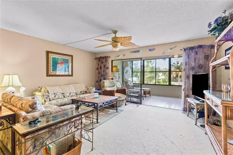 Living - 521 Lakeside Dr, Bradenton, FL 34210 photo 2 of 4