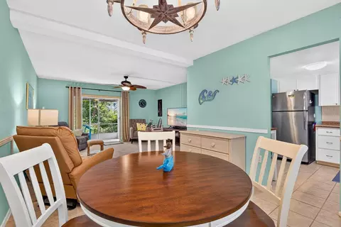 Dining - 5853 Palm Ln #B7, Bradenton, FL 34207 photo 2 of 3