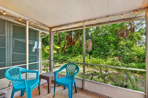 Exterior - 5853 Palm Ln #B7, Bradenton, FL 34207 photo 6 of 8
