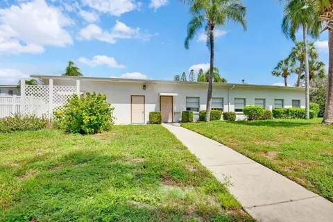 Exterior - 5853 Palm Ln #B7, Bradenton, FL 34207 photo 7 of 8