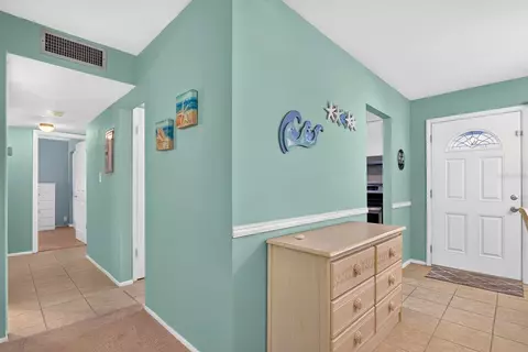 Entry Way - 5853 Palm Ln #B7, Bradenton, FL 34207 photo 1 of 1