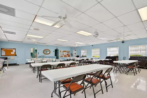 Dining - 5853 Palm Ln #B7, Bradenton, FL 34207 photo 3 of 3