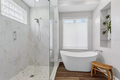 Bath - 5109 96th St E, Bradenton, FL 34211 photo 3 of 5