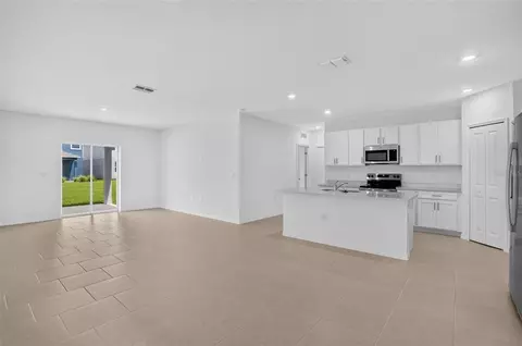 Living - 3514 Ambersweet Xing, Parrish, FL 34219 photo 2 of 3