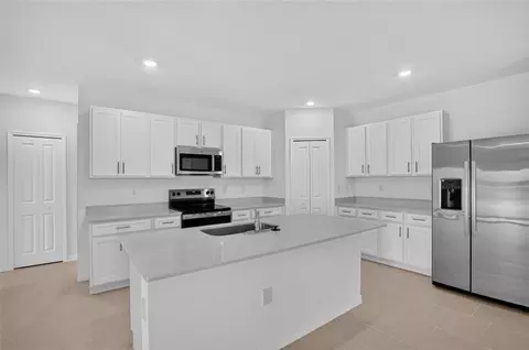 Kitchen - 3514 Ambersweet Xing, Parrish, FL 34219 photo 1 of 2