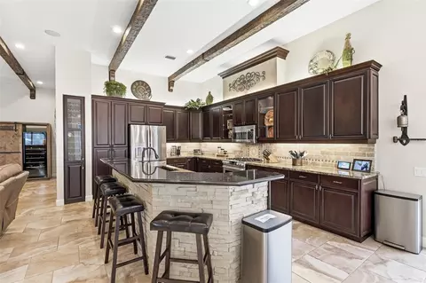 Kitchen - 8629 51st Ter E, Bradenton, FL 34211 photo 1 of 7