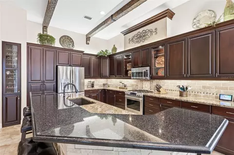 Kitchen - 8629 51st Ter E, Bradenton, FL 34211 photo 2 of 7