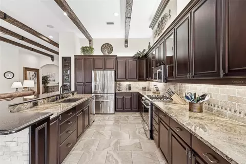 Kitchen - 8629 51st Ter E, Bradenton, FL 34211 photo 4 of 7