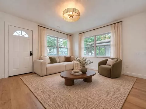 Living - 3316 W Nassau St, Tampa, FL 33607 photo 1 of 2