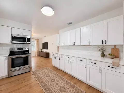 Kitchen - 3316 W Nassau St, Tampa, FL 33607 photo 2 of 2