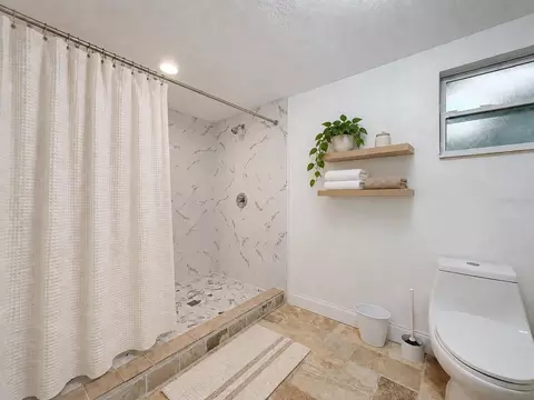 Bath - 3316 W Nassau St, Tampa, FL 33607 photo 3 of 3