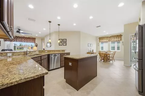 Kitchen - 7705 112th Ave E, Parrish, FL 34219 photo 4 of 5