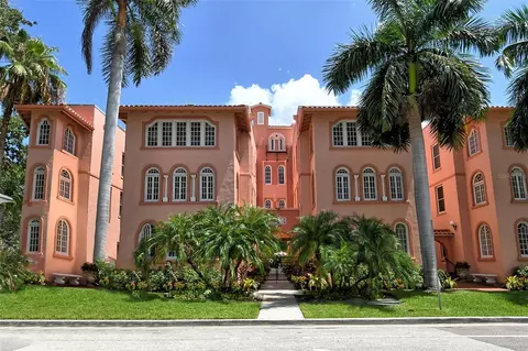 1221 N Palm Ave #305, Sarasota, FL 34236