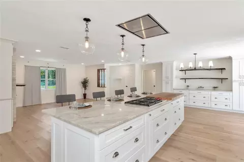 Kitchen - 6505 11th Dr E, Bradenton, FL 34208 photo 6 of 9