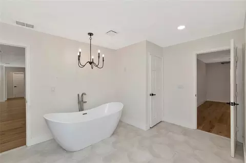 Bath - 6505 11th Dr E, Bradenton, FL 34208 photo 1 of 7