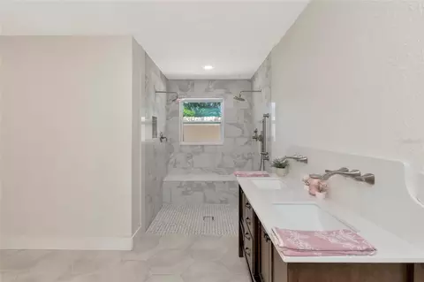 Bath - 6505 11th Dr E, Bradenton, FL 34208 photo 5 of 7