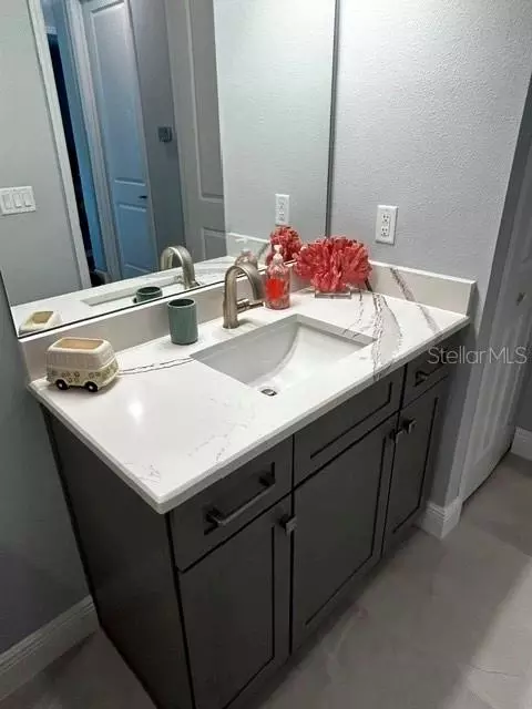 Bath - 4262 Golden Creek Ter, Parrish, FL 34219 photo 9 of 9