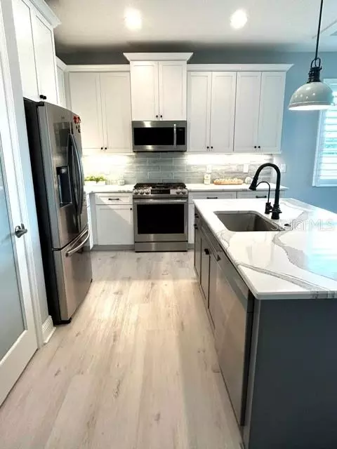 Kitchen - 4262 Golden Creek Ter, Parrish, FL 34219 photo 1 of 10