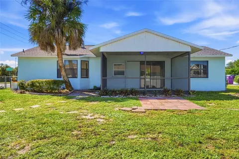 Exterior - 24 Clemson Rd, Venice, FL 34293 photo 6 of 9