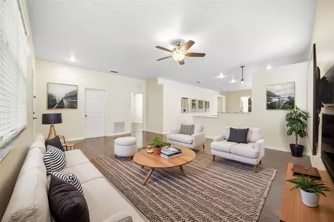 Living - 5964 48th St E, Bradenton, FL 34203 photo 2 of 3