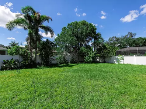 Exterior - 4006 2nd Ave E, Bradenton, FL 34208 photo 7 of 8