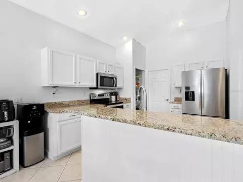 Kitchen - 4006 2nd Ave E, Bradenton, FL 34208 photo 1 of 5