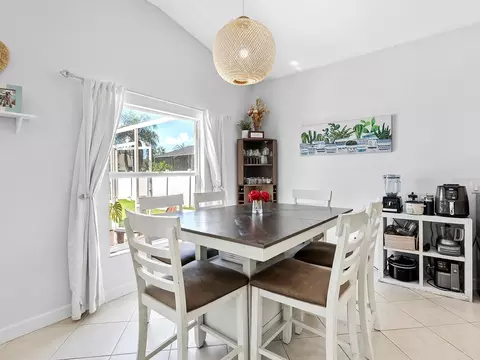 Dining - 4006 2nd Ave E, Bradenton, FL 34208 photo 1 of 2