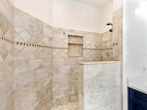 Bath - 4006 2nd Ave E, Bradenton, FL 34208 photo 2 of 3