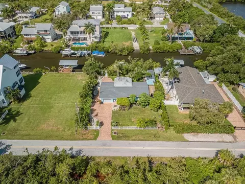 1831 Bayshore Dr, Terra Ceia, FL 34250