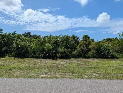 281 Baytree Dr, Rotonda West, FL 33947