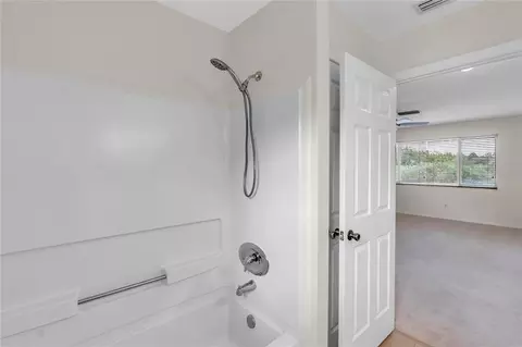 Bath - 11779 Shirburn Cir, Parrish, FL 34219 photo 5 of 5