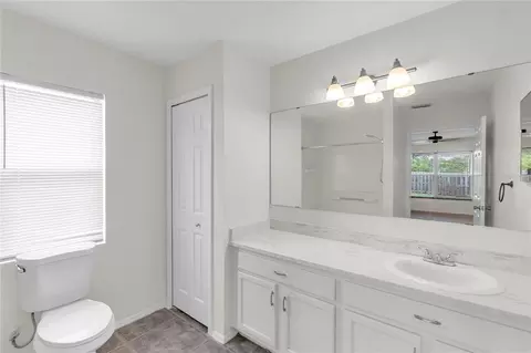 Bath - 11779 Shirburn Cir, Parrish, FL 34219 photo 2 of 5